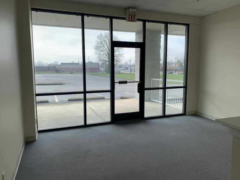 Blackiston Mill Shopping Center: 1418, 1420 Blackiston Mill Road, Clarksville, IN 47129